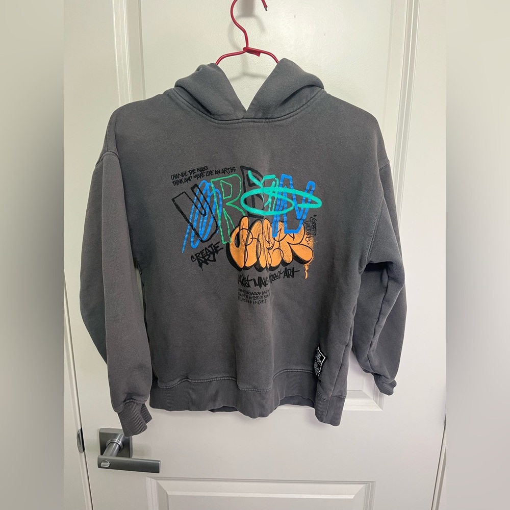 Zara Kids Gray Hoodie with Colorful Graffiti size 13-14, 164 cm
